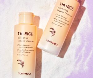 alt text for the **TONYMOLY I'm Rice Exfoliating Enzyme Cleanser**:

"**TONYMOLY I'm Rice Exfoliating Enzyme Cleanser**: A water-activated powder exfoliant infused with Rice Powder, Rice Extract, and Papaya Enzyme. Gently exfoliates skin, revealing a brighter and more radiant complexion. Vegan, free of artificial fragrances and colors. Low pH formula."

Feel free to use this concise description to enhance accessibility for your audience! 😊

Source:
1. [I'm Rice Exfoliating Enzyme Cleanser - TONYMOLY USA](https://tonymoly.us/products/im-rice-exfoliating-enzyme-cleanser) ¹
2. [Tony Moly, I'm Rice, Exfoliating Enzyme Cleanser, 1.76 oz (50 g) on iHerb](https://uk.iherb.com/pr/tony-moly-i-m-rice-exfoliating-enzyme-cleanser-1-76-oz-50-g/106973) ³
3. [Product Info - I'm Rice Exfoliating Enzyme Cleanser by TonyMoly](https://skinskoolbeauty.com/product/tonymoly/im-rice-exfoliating-enzyme-cleanser-19c0bf3e) ⁵
4. [TONYMOLY I'm Rice Exfoliating Enzyme Cleanser - MakeupAlley](https://www.makeupalley.com/product/showreview.asp/ItemId=222325/Im-Rice-Exfoliating-Enzyme-Cleanser/TONYMOLY/Face-Wash--Cleanser) ⁴

Source: Conversation with Copilot, 2024/05/29
(1) I'm Rice Exfoliating Enzyme Cleanser - TONYMOLY USA. https://tonymoly.us/products/im-rice-exfoliating-enzyme-cleanser.
(2) Tony Moly, I'm Rice, Exfoliating Enzyme Cleanser, 1.76 oz (50 g). https://uk.iherb.com/pr/tony-moly-i-m-rice-exfoliating-enzyme-cleanser-1-76-oz-50-g/106973.
(3) Product Info - I'm Rice Exfoliating Enzyme Cleanser by TonyMoly. https://skinskoolbeauty.com/product/tonymoly/im-rice-exfoliating-enzyme-cleanser-19c0bf3e.
(4) TONYMOLY I'm Rice Exfoliating Enzyme Cleanser - MakeupAlley. https://www.makeupalley.com/product/showreview.asp/ItemId=222325/Im-Rice-Exfoliating-Enzyme-Cleanser/TONYMOLY/Face-Wash--Cleanser.
(5) I'm Rice Exfoliating Enzyme Cleanser - TONYMOLY USA. https://bing.com/search?q=TONYMOLY+I%27m+Rice+Exfoliating+Enzyme+Cleanser.